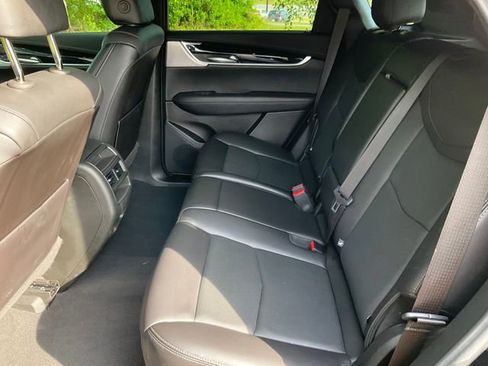 Used 2025 Cadillac XT5 Premium Luxury FWD image 18