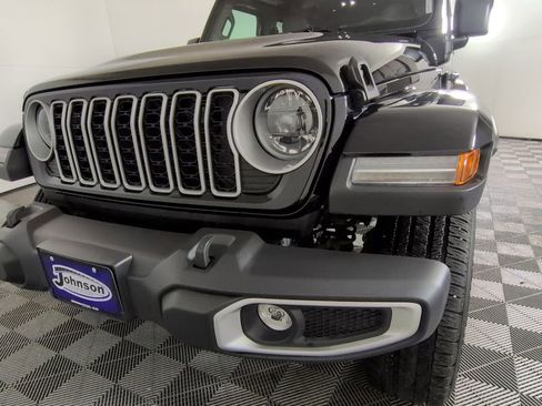 Certified 2025 Jeep Wrangler Unlimited Sahara w/ Safety Group AWD/4WD image 15