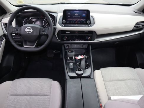 Certified 2025 Nissan Rogue SV AWD/4WD image 14