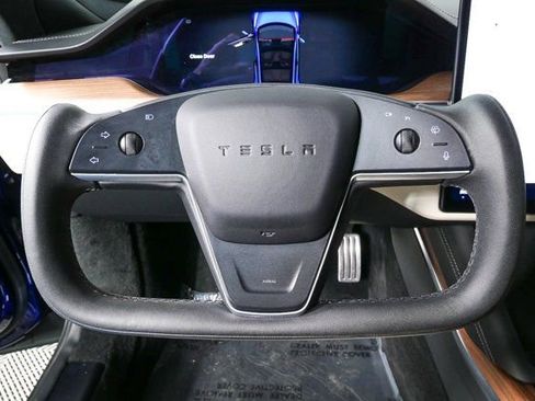 Used 2022 Tesla Model S image 8