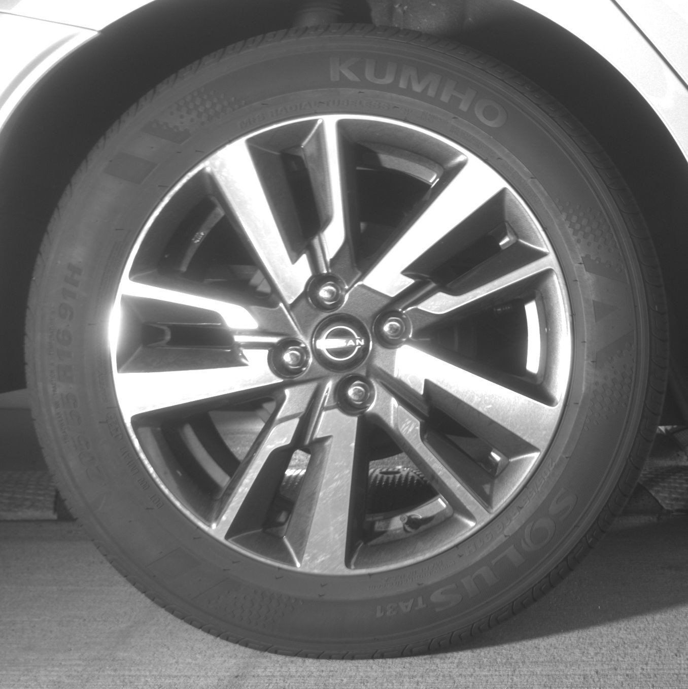 Used 2025 Nissan Versa SV FWD image 18