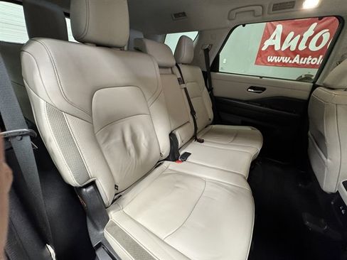 Used 2022 Nissan Pathfinder SL image 14