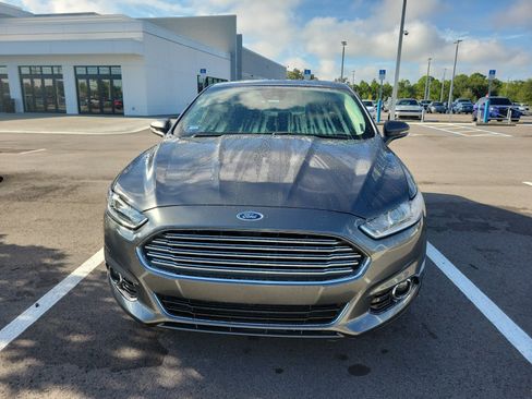 Used 2016 Ford Fusion Titanium FWD image 3