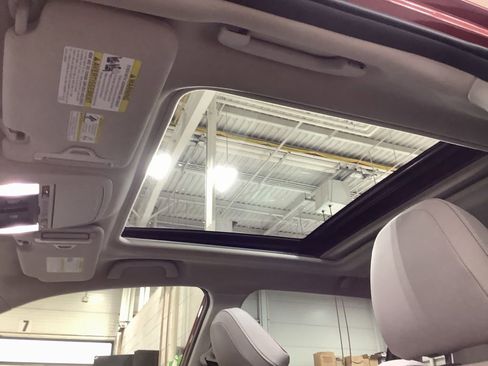 Used 2023 Subaru Forester Limited image 21