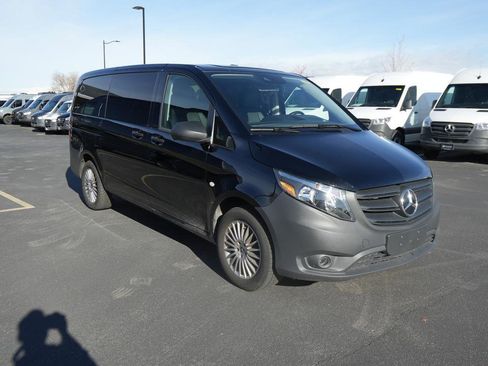 Used 2023 Mercedes-Benz Metris Passenger image 3