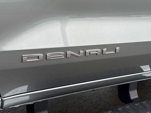 New 2026 GMC Canyon Denali image 10