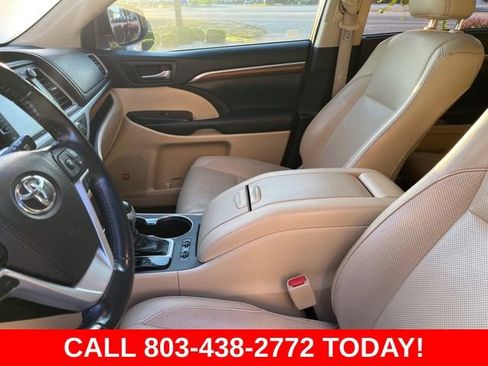 Used 2019 Toyota Highlander Limited image 9