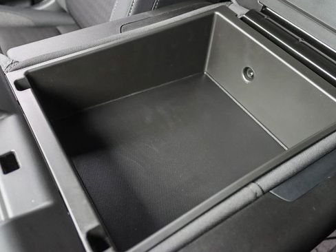 Used 2025 GMC Sierra 1500 Elevation image 52