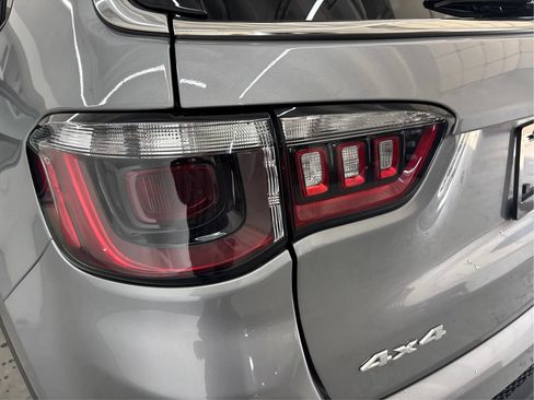 Used 2022 Jeep Compass Limited w/ Sun and Sound Group AWD/4WD image 33