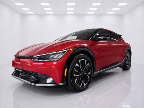 Used 2024 Kia EV6 Wind w/ Wind Technology Package AWD/4WD image 5