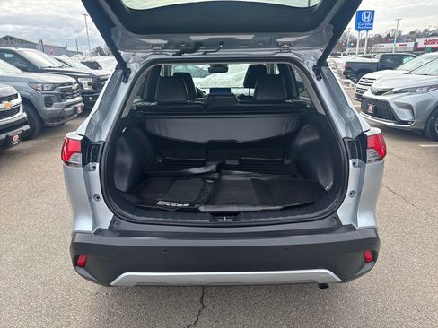 Used 2024 Toyota Corolla Cross XLE w/ Convenience Package image 7