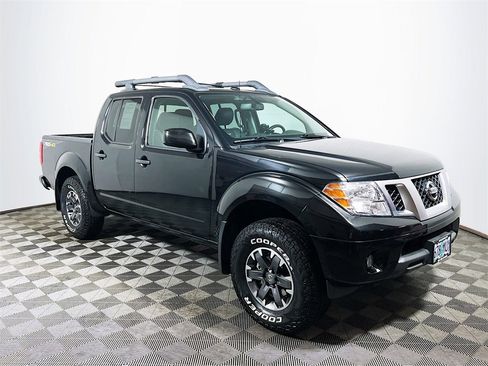 Used 2020 Nissan Frontier PRO-4X image 1