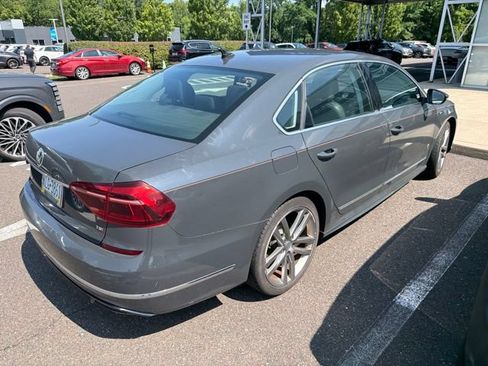 Used 2017 Volkswagen Passat 1.8T R-Line FWD image 13
