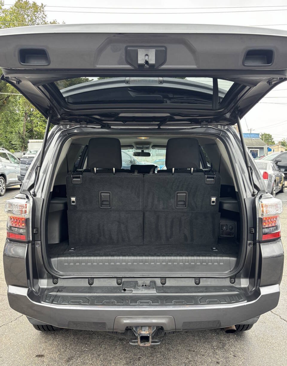 Used 2016 Toyota 4Runner SR5 AWD/4WD image 15