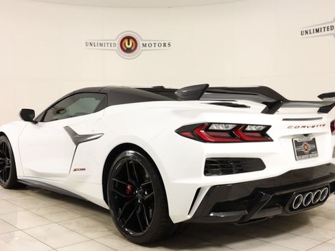 Used 2025 Chevrolet Corvette Z06 w/ Z07 Performance Package RWD image 39