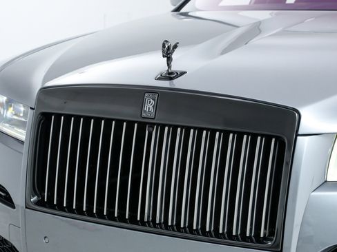 Used 2023 Rolls-Royce Ghost Black Badge image 12
