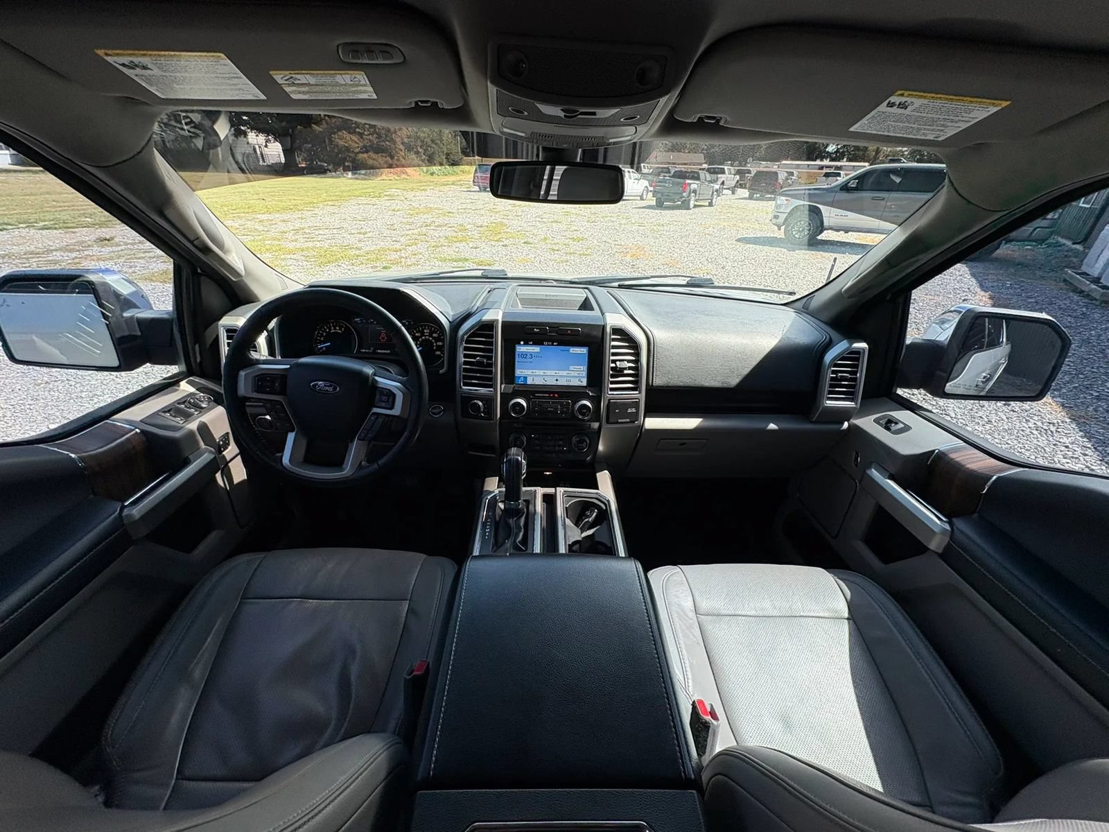 Used 2016 Ford F150 Lariat w/ Equipment Group 502A Luxury AWD/4WD image 11