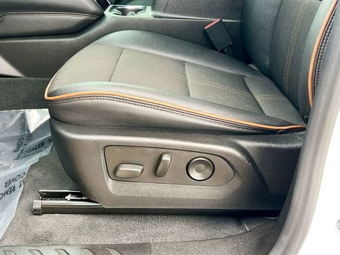 Used 2023 GMC Canyon AT4 image 19