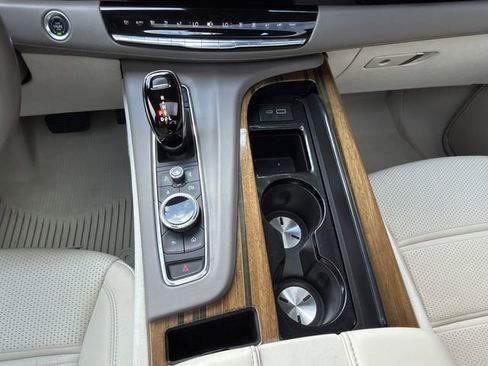 Used 2023 Cadillac Escalade Sport Platinum w/ LPO, Floor Liner Package AWD/4WD image 23