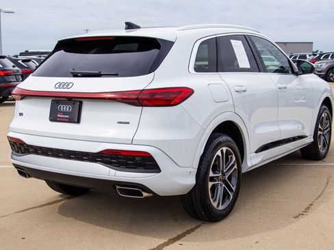 Certified 2025 Audi Q5 Premium w/ Convenience Package AWD/4WD image 5