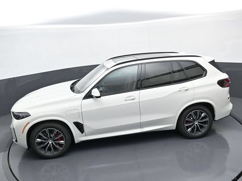 New 2026 BMW X5 xDrive50e w/ M Sport Package AWD/4WD image 33