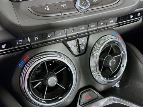 Used 2016 Chevrolet Camaro SS RWD image 17