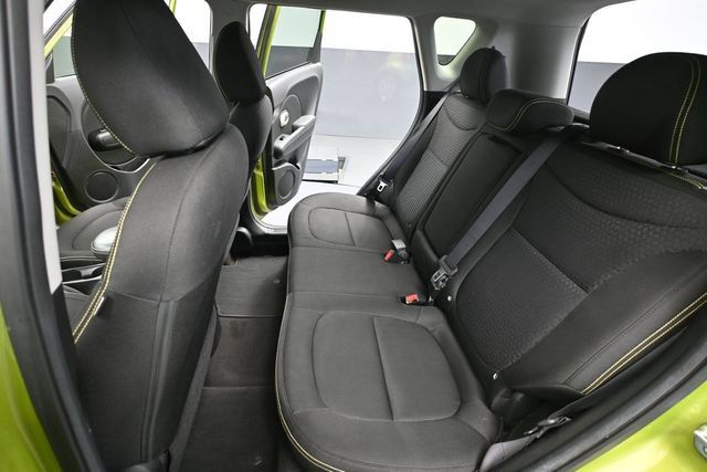 Used 2015 Kia Soul + FWD image 28