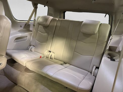 Used 2018 Cadillac Escalade ESV Premium Luxury AWD/4WD image 22