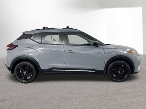 Used 2023 Nissan Kicks SR w/ Interior Electronics Package FWD image 33