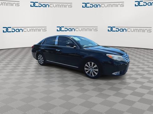 Used 2011 Toyota Avalon Limited FWD image 2