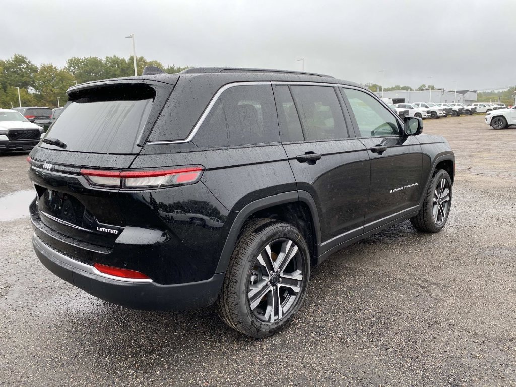 New 2027 Jeep Grand Cherokee Limited AWD/4WD image 3
