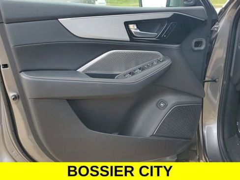 Used 2023 Acura MDX FWD w/ Technology Package image 38