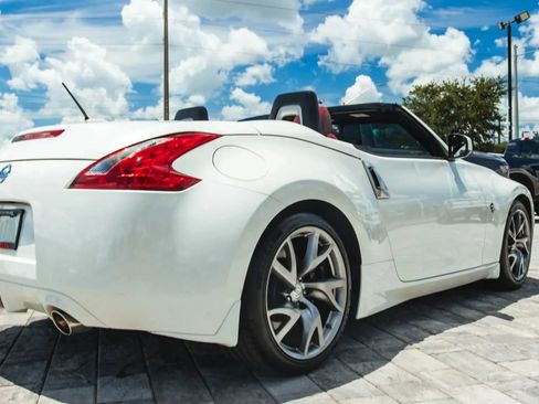 Used 2013 Nissan 370Z Touring w/ Sport Pkg RWD image 13