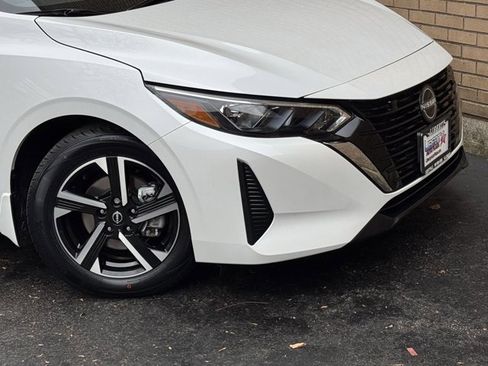 Used 2024 Nissan Sentra SV image 3