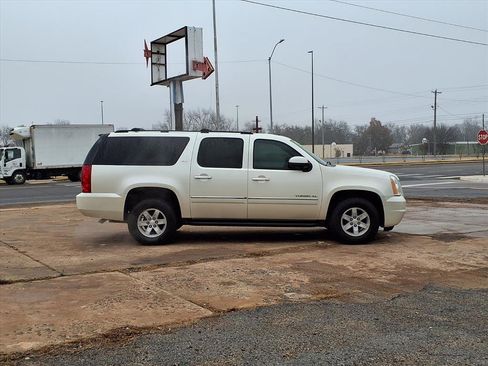 Used 2012 GMC Yukon XL SLT w/ SLT-2 Equipment Package image 2