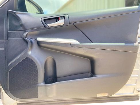 Used 2012 Toyota Camry SE FWD image 16