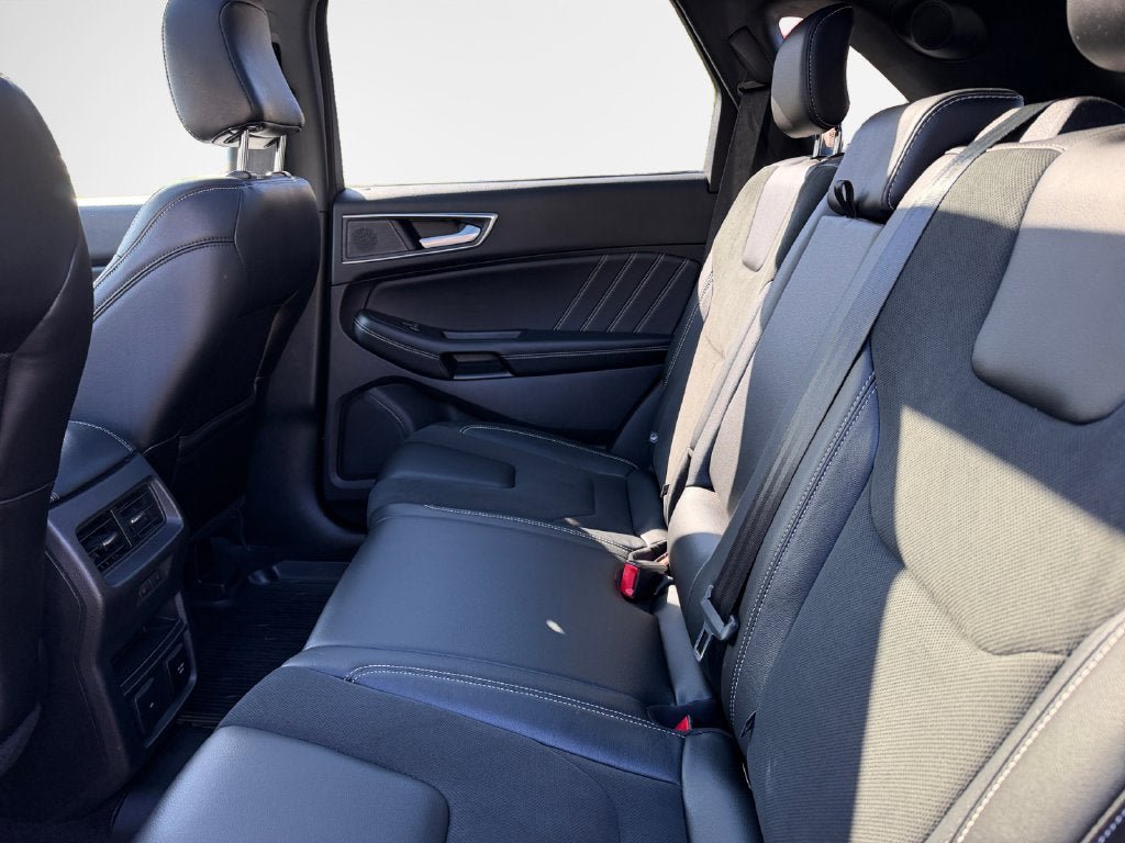 Used 2020 Ford Edge ST w/ Equipment Group 401A AWD/4WD image 14