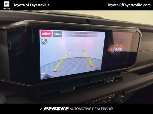 Used 2025 Jeep Gladiator Mojave image 31