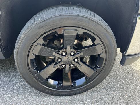 Used 2017 Chevrolet Silverado 1500 LT w/ All Star Edition image 18