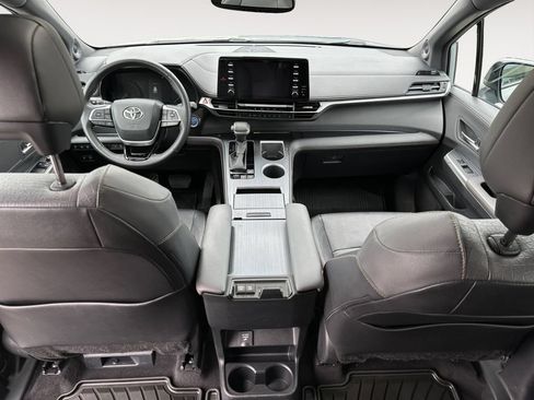 Used 2023 Toyota Sienna XLE Woodland Edition AWD/4WD image 9