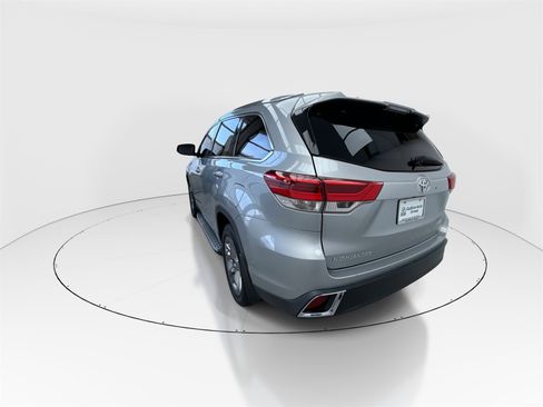 Used 2019 Toyota Highlander Limited Platinum image 6