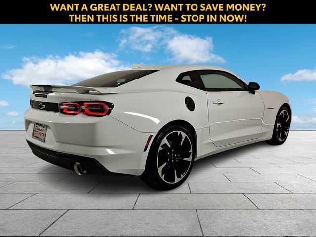 Used 2023 Chevrolet Camaro LT RWD image 8