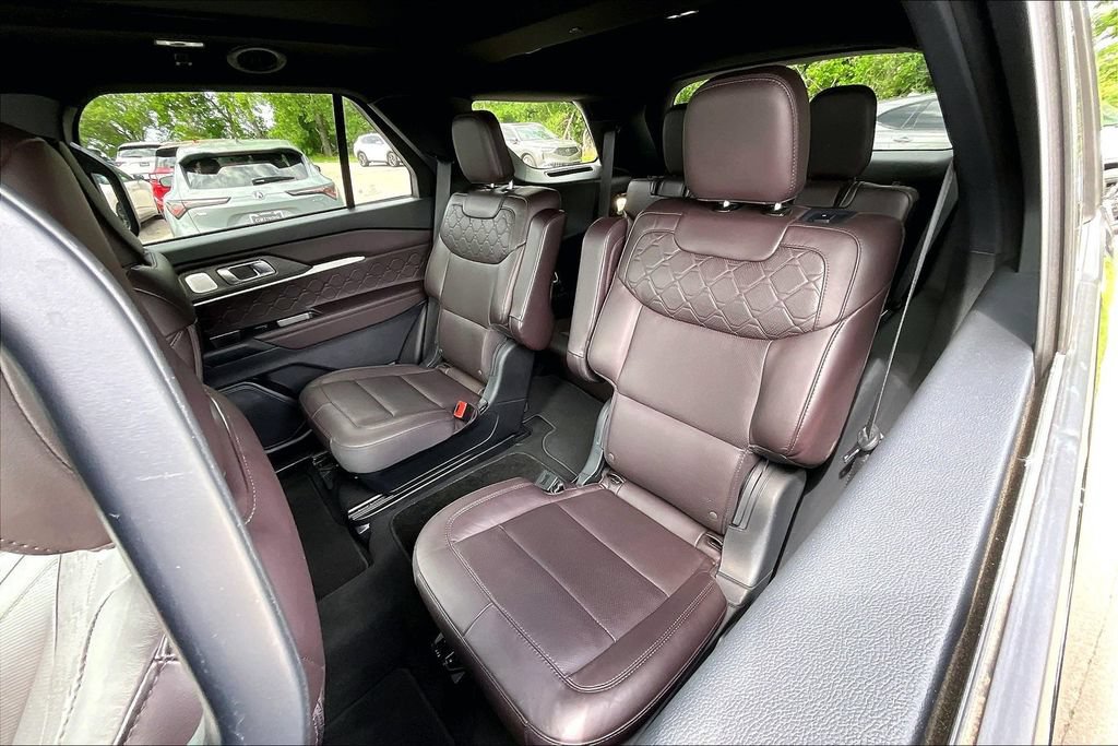 Used 2025 Ford Explorer Platinum w/ LUX Leather Package AWD/4WD image 34