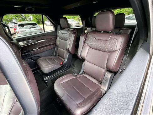 Used 2025 Ford Explorer Platinum w/ LUX Leather Package AWD/4WD image 34