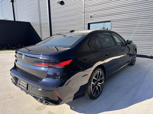 Used 2024 BMW 760i xDrive image 11