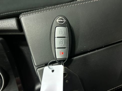 Used 2022 Nissan Rogue S image 20