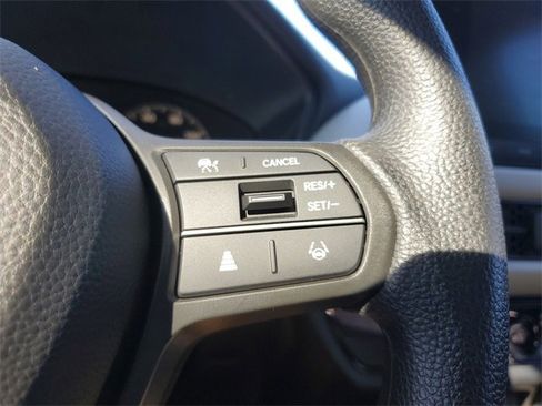 Used 2025 Honda HR-V LX image 17