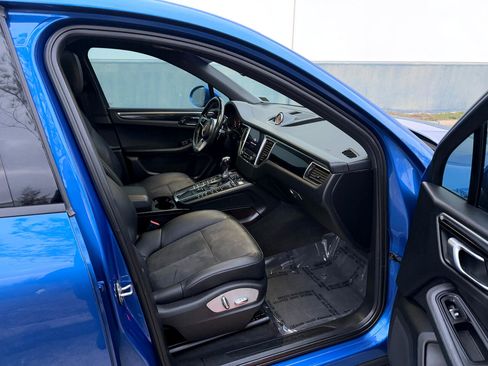 Used 2018 Porsche Macan image 21