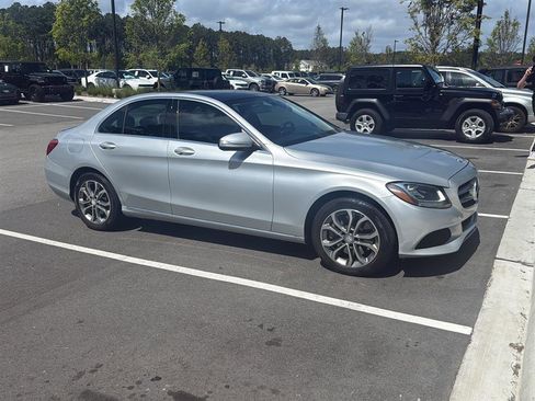 Used 2015 Mercedes-Benz C 300 4MATIC Sedan image 4