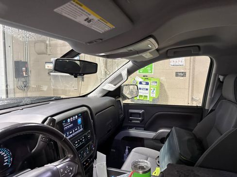 Used 2018 Chevrolet Silverado 1500 LT w/ All Star Edition AWD/4WD image 7